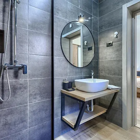 Solis - New Private Pool Villa, 4 Bedrooms, Near Pula & Beaches Villa
